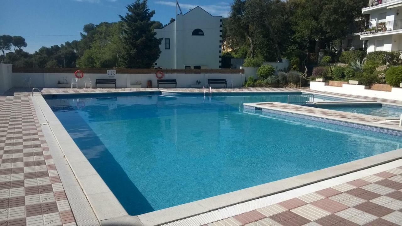 Calella Golfet Sobremar Apartment กาเลญา เด ปาลาฟรูเจล ภายนอก รูปภาพ